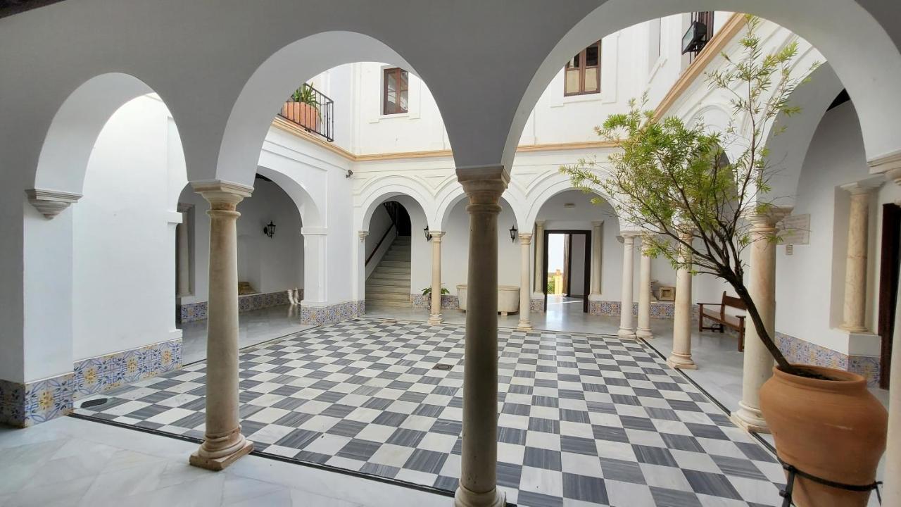 Arcos Gardens - The Townhouse - Luxury Accommodation アルコス・デ・ラ・フロンテーラ エクステリア 写真